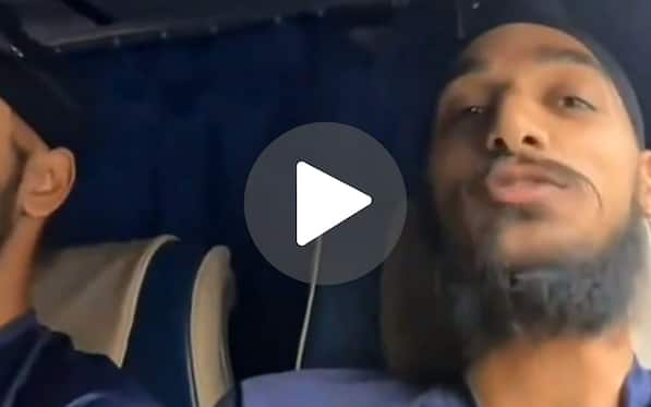 [Watch] 'Utto Lagi Jawe Dar' - Arshdeep Singh Trolls PBKS Fans During Fun Bus Ride